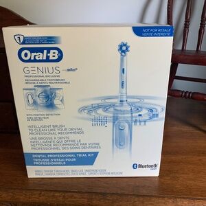 ORAL-B GENIUS 6000 PROFESSIONAL EXCLUSIVE BLUETOOTH RECHARGEABLE TOOTHBRUSH NIB